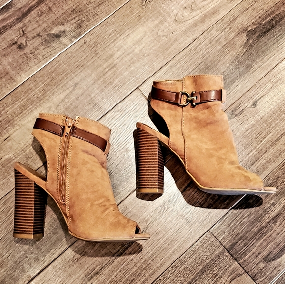 💥Camel Suede Ankle Booties w/ open toe block stacked heel! - Picture 2 of 5